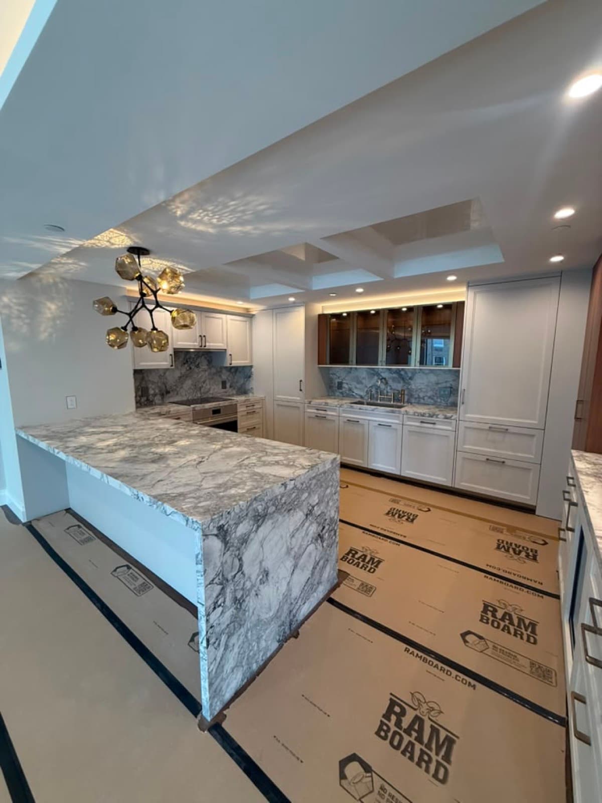 Marble-look quartzite